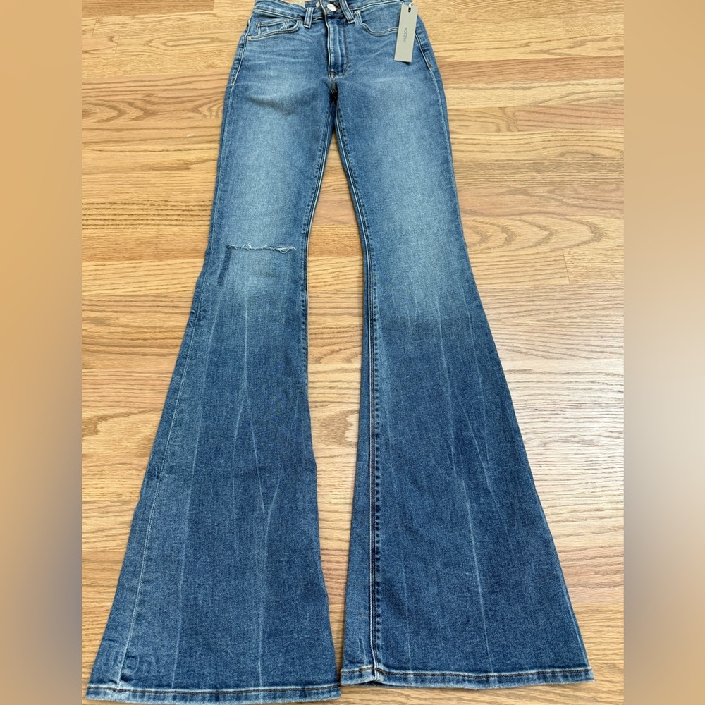 Women's Hudson Flared Blue Jeans. NWT
